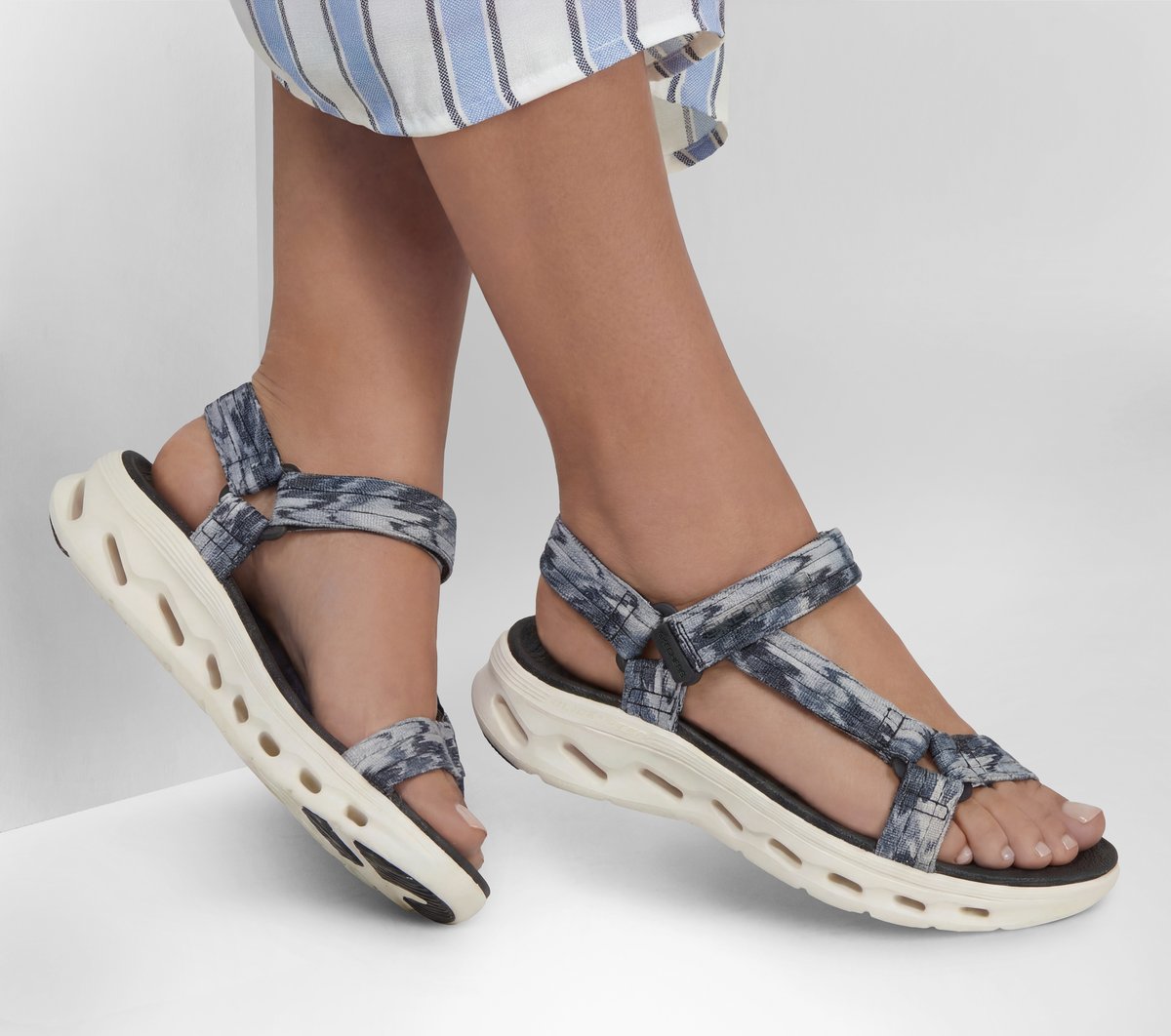 Skechers GO WALK Glide-Step 2.0 Sandal - Ava